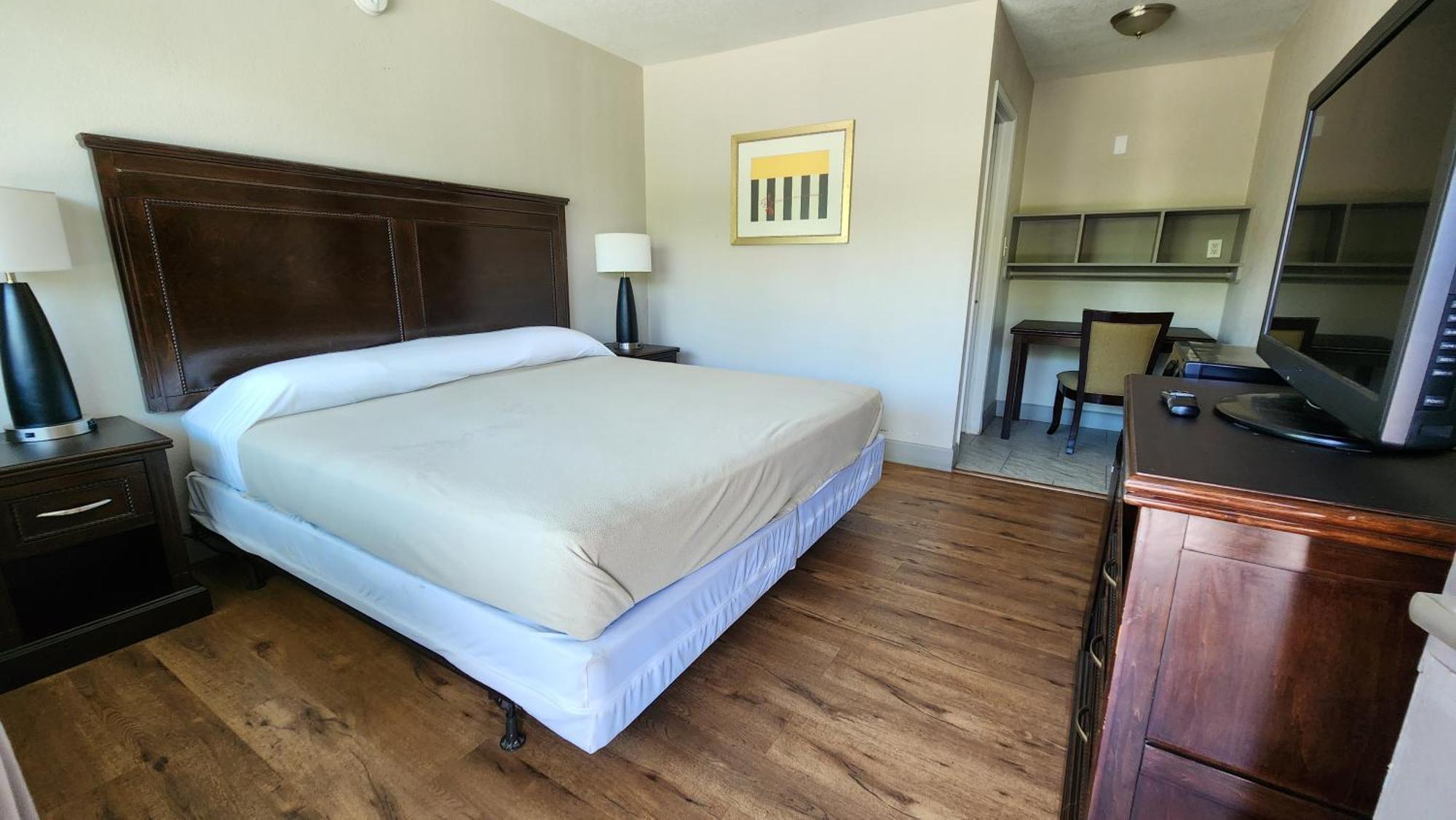 Merit Inn And Suites Бомонт Экстерьер фото